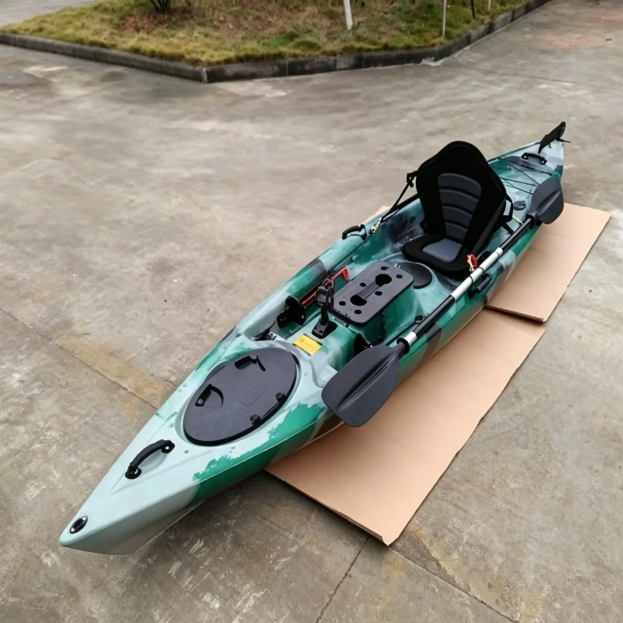 1인용 폴리에틸렌 소재의 페달 구동식 낚시 카약. 낚싯 - Fishing Kayak Rod Holder 리뷰 및 가격